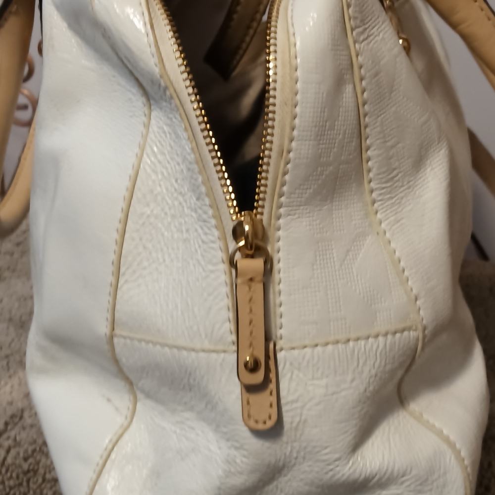 Handbag - Picture 4 of 5